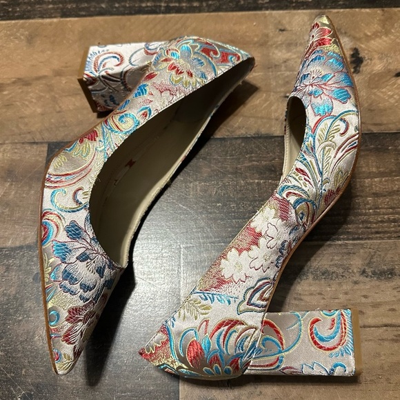 Marc Fisher Zala Floral Pump - Picture 3 of 8